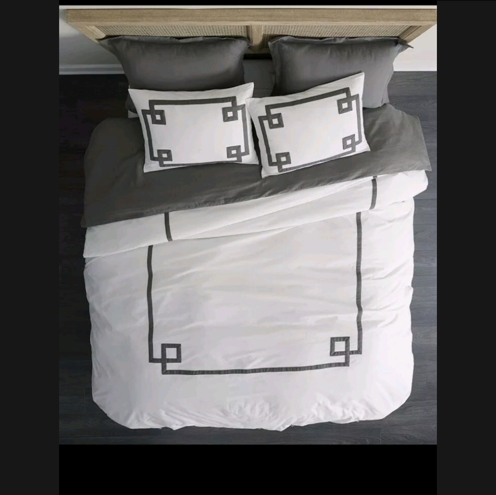 Villa by Noble Excellence Greek Key Duvet Cover